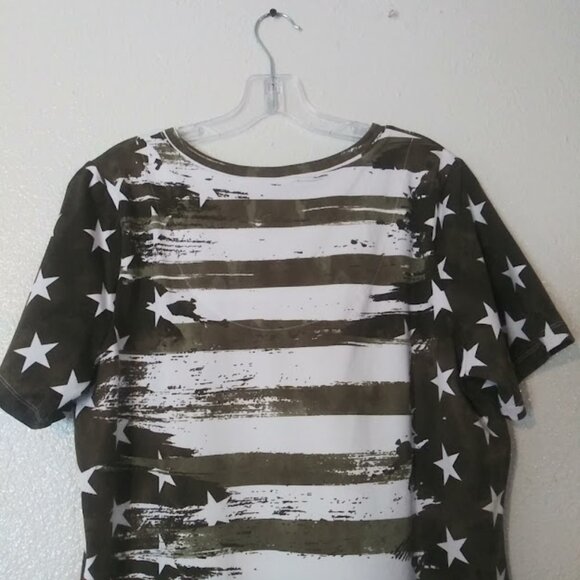 Denim & CO women's size M Olive green and white American flag print top - Picture 5 of 13
